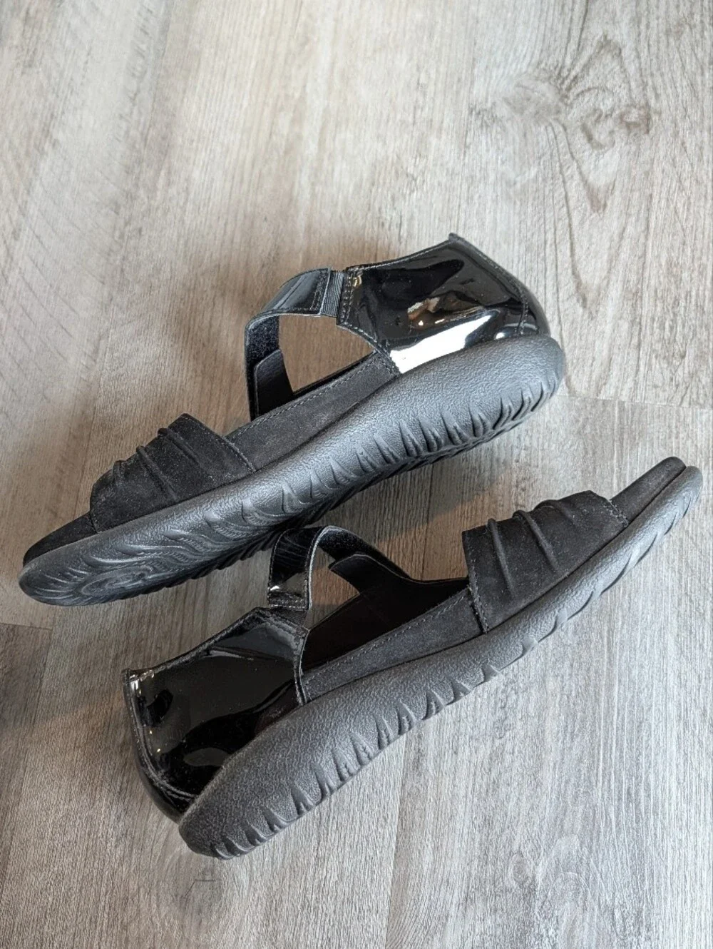 $190 NAOT papaki open toe shoes 9 40
